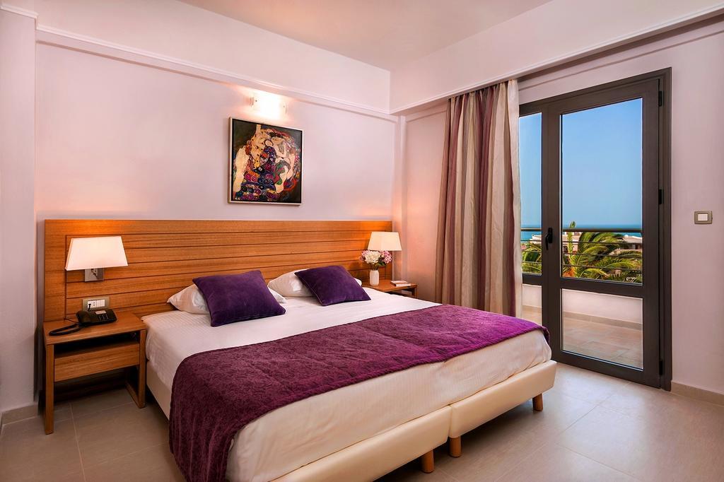 Porto Platanias Village Resort Room photo